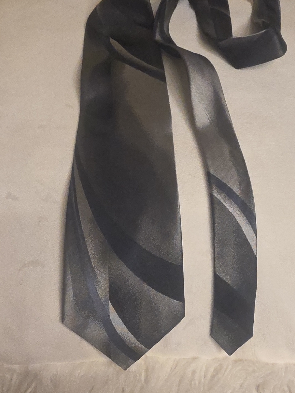Bill Blass Handmade Silk Black and Gray Curved Accent Tie 59 Inches Long